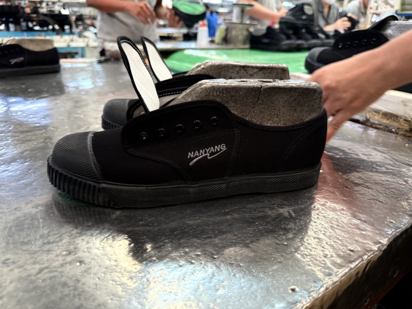 Finished Nanyang canvas shoe